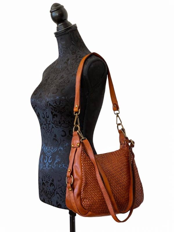stor lædertaske i flet, flettet lædertaske, hverdagstaske, rummelig hverdagstaske, rummelig lædertaske, dametaske