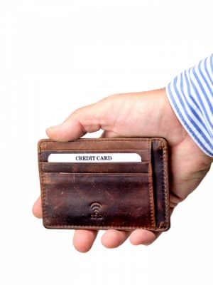 lille kortholder, kortholder med RFID beskyttelse, kortholder i læder, kortholder til lommen, brun læder kortholder, kortetui