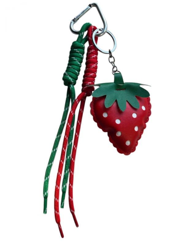 bag charm med jordbær, taskepynt, bag charm, jordbærpynt, jordbær, nøglering med jordbær, jordbær