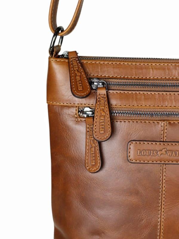 skuldertaske i flot læder, lædertaske, taske med justerbar rem, lædertaske, crossbody taske, hverdagstaske