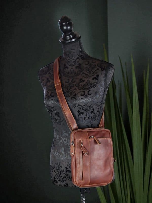 Unisex crossbody taske, crossbody taske i læder, lædertaske med lang rem, lædertaske i blødt læder