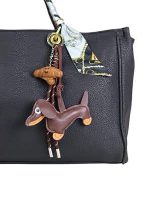 bag charm med croissant, bag charm med hund, nøglering med hund, bag charm, taskepynt