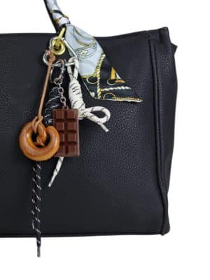 bag chrm med kringle, bag charm med kringle og chokolade, taskepynt med kringle og chokolade, taskepynt, bag charm, tasketilbehør, accessorries til tasker, nøglering