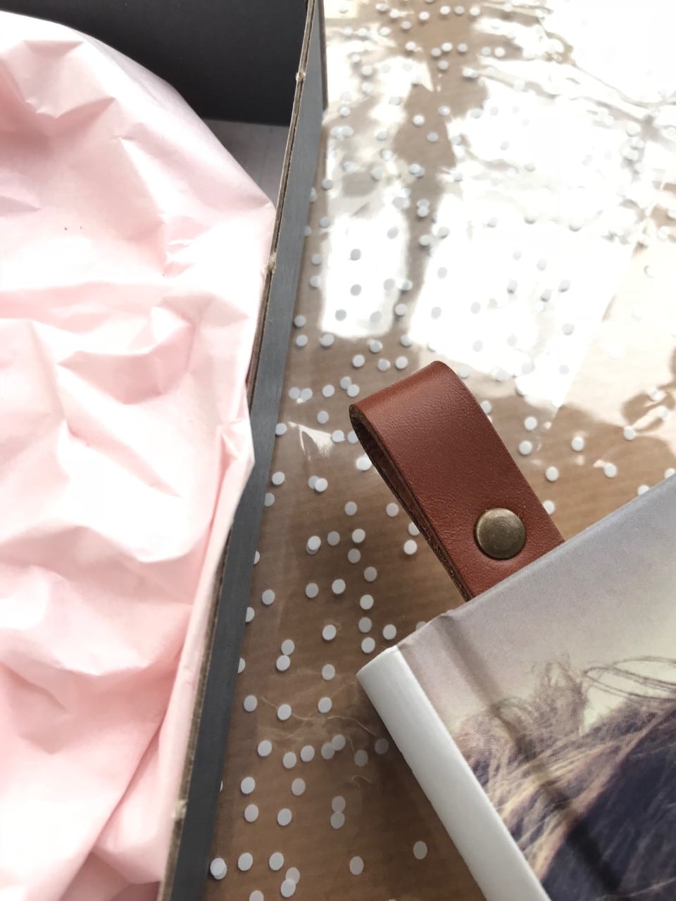 Bogmæke, 3 bogmærke med navn, personligt bogmærke, bogmærke i læder, bogmærke i læder med navn