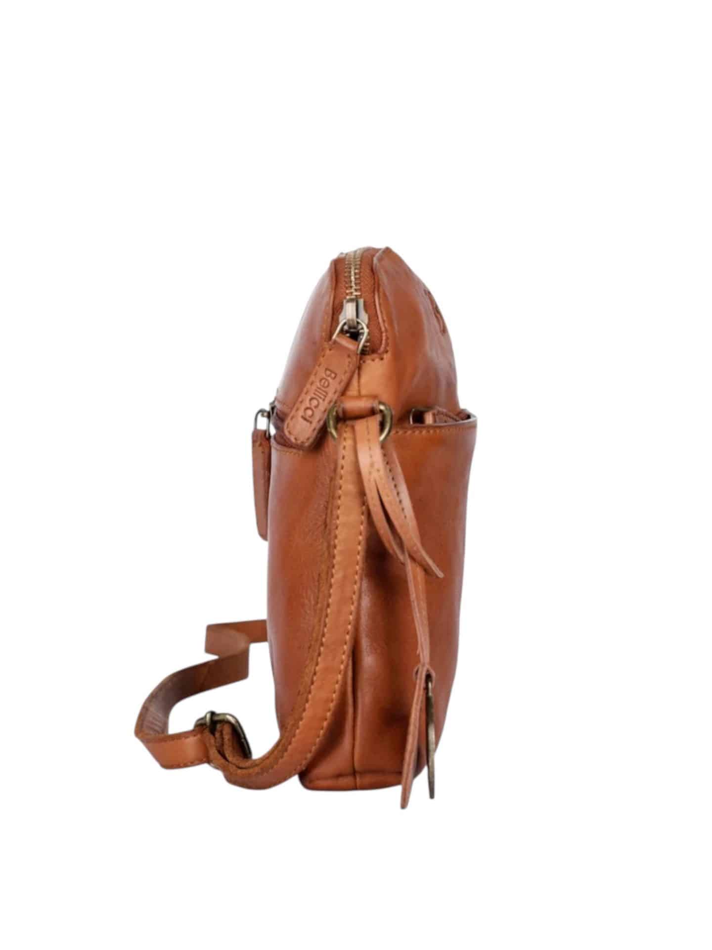 Photoroom_20260117_144445 crossbody taske i læder, lædertaske, lille lædertaske, crossbody taske i glat læder, blød lædertaske, lille, blød lædertaske