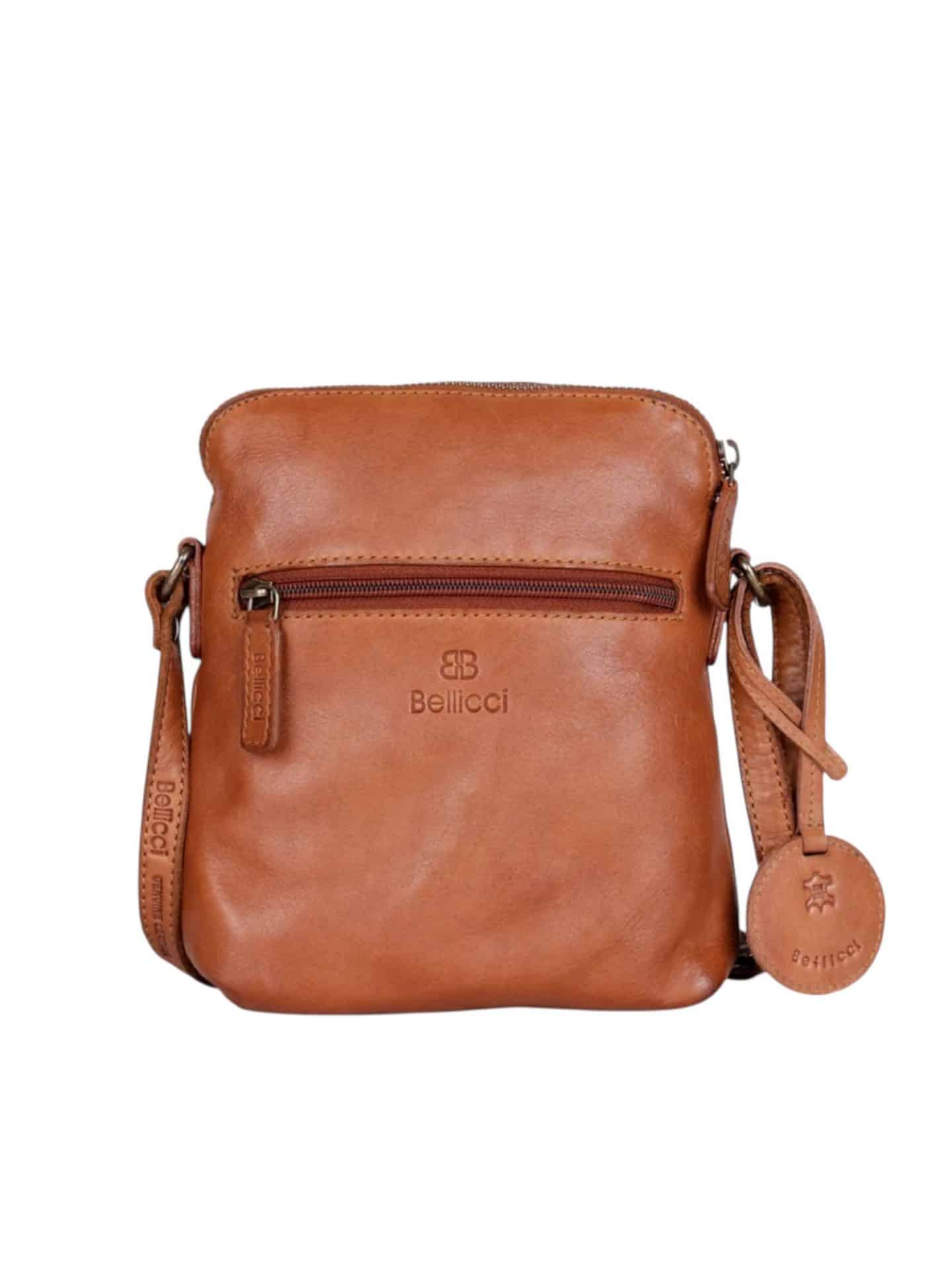 Photoroom_20260117_144510 crossbody taske i læder, lædertaske, lille lædertaske, crossbody taske i glat læder, blød lædertaske, lille, blød lædertaske