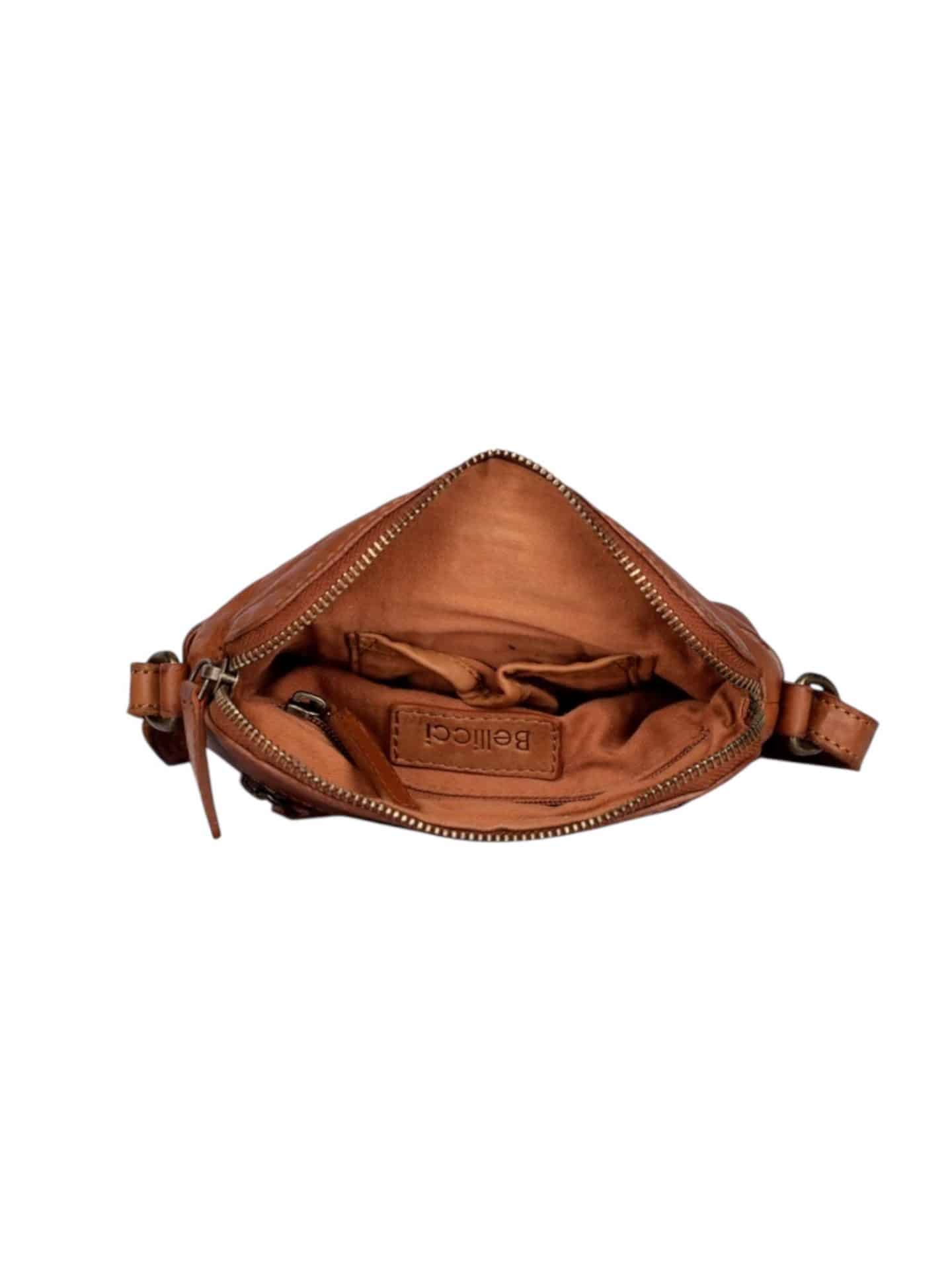 Photoroom_20260117_144536 crossbody taske i læder, lædertaske, lille lædertaske, crossbody taske i glat læder, blød lædertaske, lille, blød lædertaske