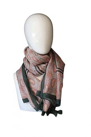 Tørklæde med rosa mønster, mønstret tørklæde, lyst tørklæde, forårstørklæde, paisleymønstret tørklæde,