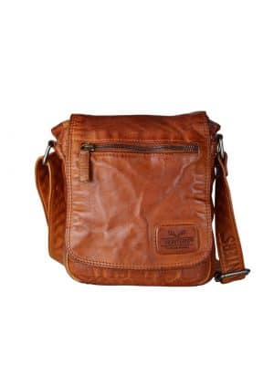 crossbody taske i læder med klap, crossbody taske i vasket læder, lædertaske med lang rem, crossbody taske i læder med justerbar skulderrem