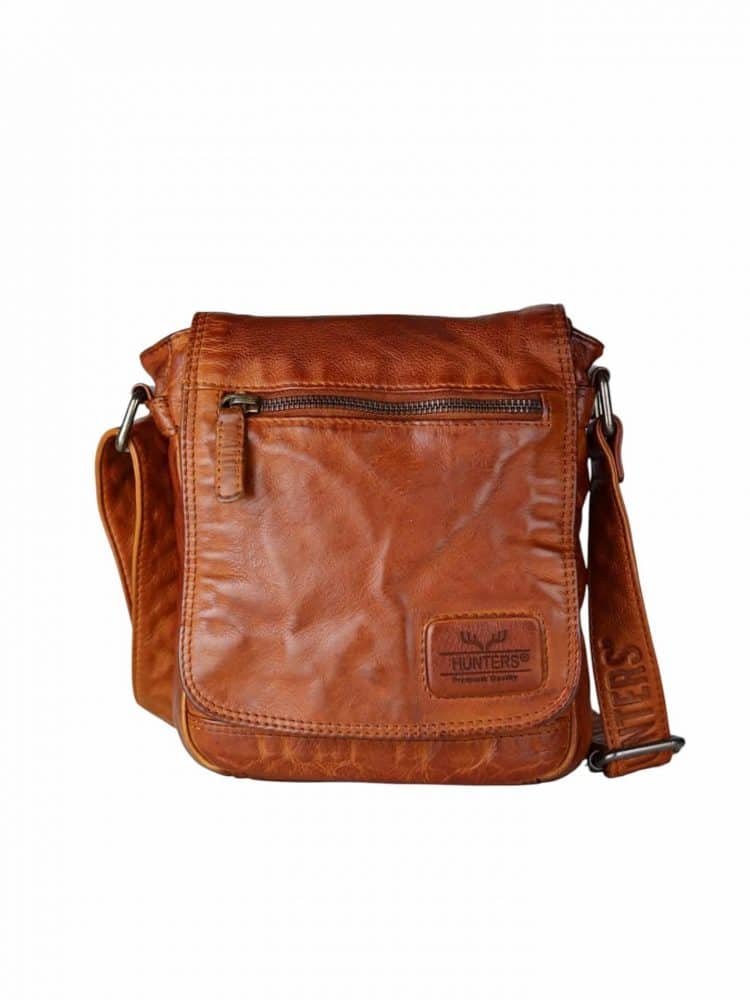 crossbody taske i læder med klap, crossbody taske i vasket læder, lædertaske med lang rem, crossbody taske i læder med justerbar skulderrem