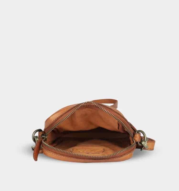 Screenshot lille crossbody taske, læder taske, lædertaske, lille lædertaske, crossbody taske i læder