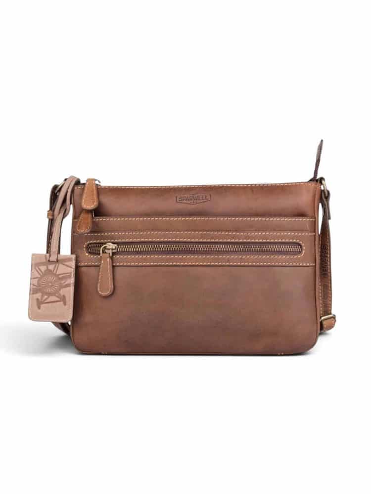 Photoroom_20260905_183719 crossbody taske i læder, lille lædertaske, klille skuldertaske, flot lædertaske med lang rem, lille lædertaske med lang rem., crossbody taske med justerbar rem