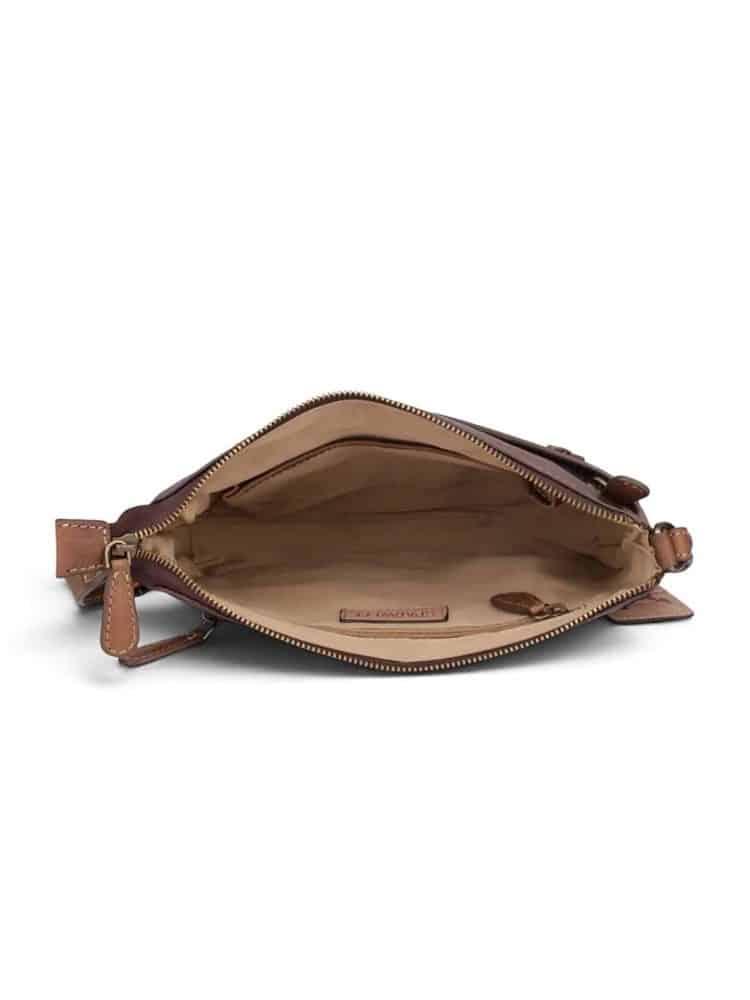 Photoroom_20260905_183747 crossbody taske i læder, lille lædertaske, klille skuldertaske, flot lædertaske med lang rem, lille lædertaske med lang rem., crossbody taske med justerbar rem