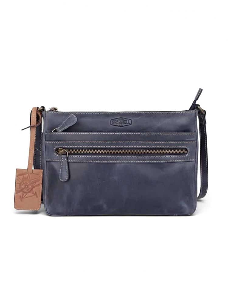 Photoroom_20260905_183941 crossbody taske i læder, lille lædertaske, klille skuldertaske, flot lædertaske med lang rem, lille lædertaske med lang rem., crossbody taske med justerbar rem